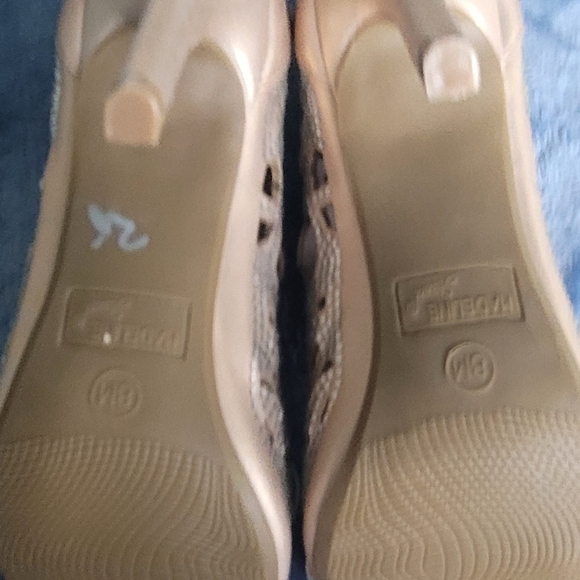 Madeline Stuart Floral Design Rose Gold & Rhinestone Peep-Toe Heels Size 8 - Picture 3 of 7